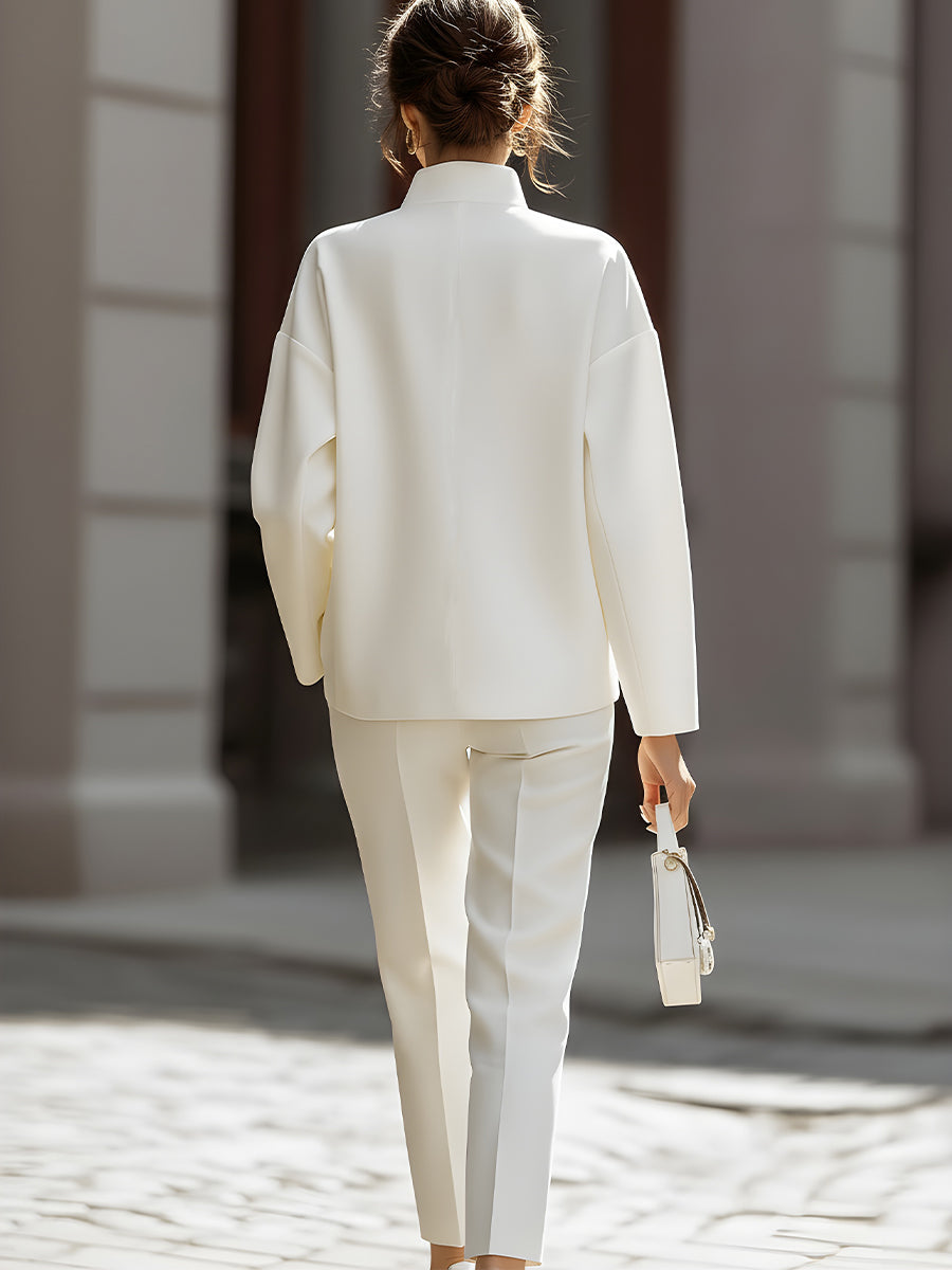 Completo camicia oversize e pantaloni sartoriali avorio