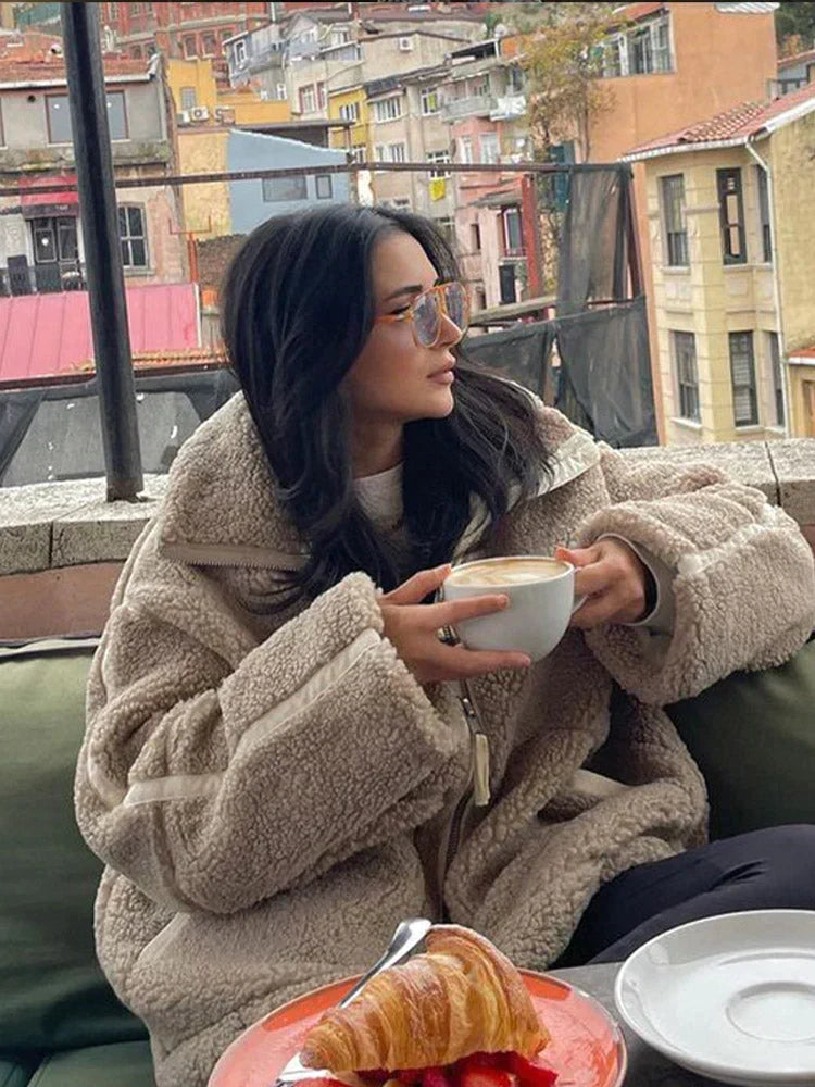 Silvana | Chaqueta Teddy oversize con cuello alto